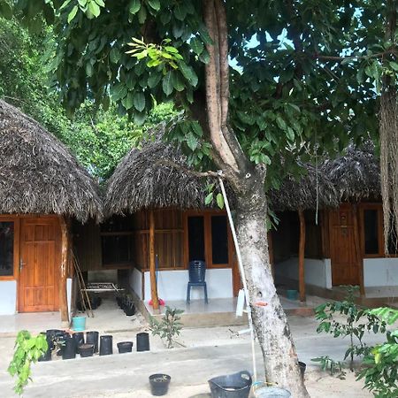 Ova Baluk Bungalow Nembrala Exterior photo